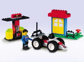 Набор LEGO 4173 Max's Pitstop