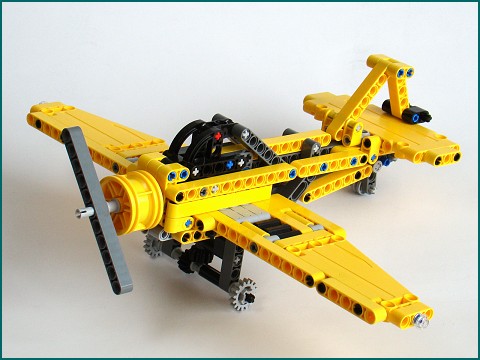 Набор LEGO Сельскохозяйственный самолет 'Шмель'