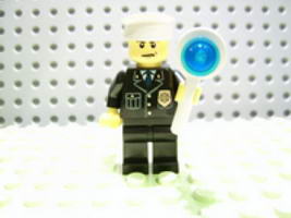 Набор LEGO 7904-17 Регулировщик с палочкой