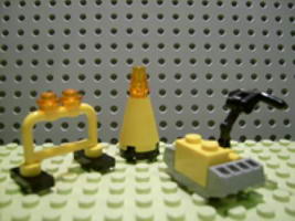 Набор LEGO 7904-4 Асфальтоукладчик и заграждения
