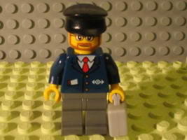 Набор LEGO 7907-17 Сотрудник железной дороги с дипломатом