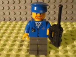 Набор LEGO 7907-8 Сотрудник аэропорта с рацией