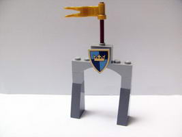 Набор LEGO 7979-3 Арка с флагом и щитом