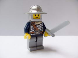 Набор LEGO 7979-8 Солдат с мечом