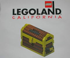 Набор LEGO LLCA29 Pirate Treasure Chest Bank (LLCA Ambassador Pass Exclusive)