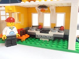 Набор LEGO 31035 Дом диджея