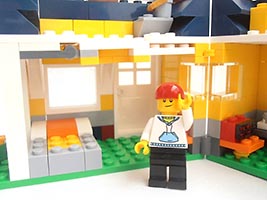 Набор LEGO 31035 Дом диджея