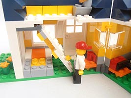 Набор LEGO 31035 Дом диджея