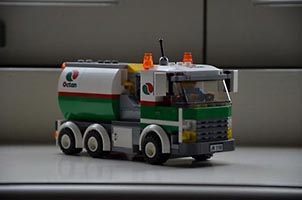 Набор LEGO MOC-0313 3-х осный бензовоз