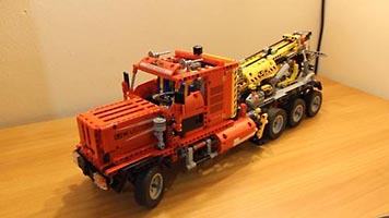 Набор LEGO Тягач