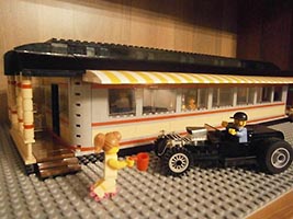Набор LEGO MOC-2221 Американское кафе-ресторан (дайнер)