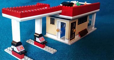 Набор LEGO MOC-2628 Автомобильная заправка