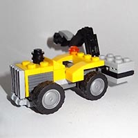 Набор LEGO Маленький трактор с краном и косилкой