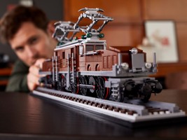 Набор LEGO Crocodile Locomotive