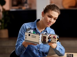Набор LEGO Queer Eye: The Fab 5 Loft