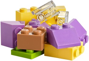 Набор LEGO Чемоданчик для творчества и конструирования
