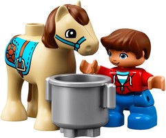 Набор LEGO Конюшня на ферме