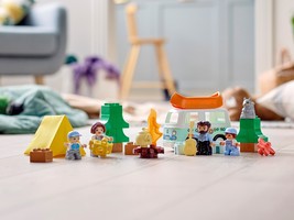 Набор LEGO Family Camping Van Adventure