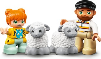 Набор LEGO Farm Tractor & Animal Care