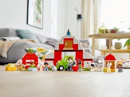 Набор LEGO Barn, Tractor & Farm Animal Care
