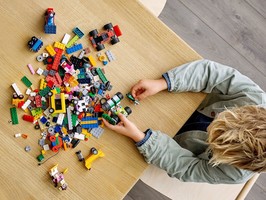 Набор LEGO Bricks and Wheels