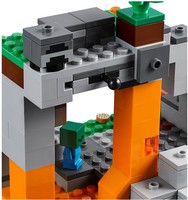 Набор LEGO Пещера зомби