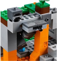 Набор LEGO Пещера зомби
