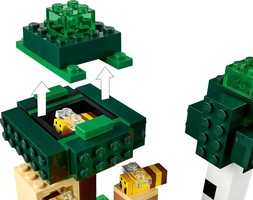 Набор LEGO The Bee Farm