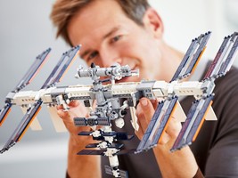 Набор LEGO International Space Station