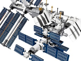 Набор LEGO International Space Station