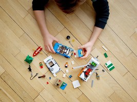 Набор LEGO Caravan Family Holiday
