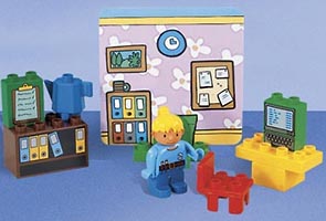 Набор LEGO 3285 Венди в офисе