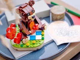 Набор LEGO Valentine's Brown Bear