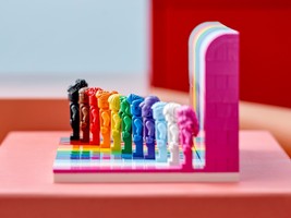 Набор LEGO Everyone Is Awesome