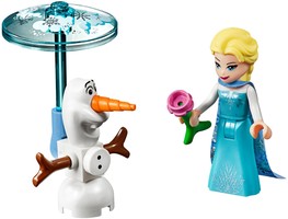Набор LEGO Приключения Эльзы на рынке