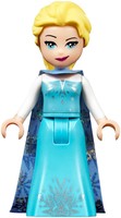 Набор LEGO Приключения Эльзы на рынке