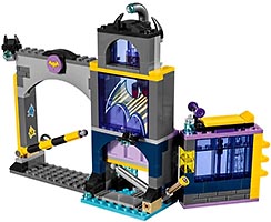 Набор LEGO Секретный бункер Бэтгёрл
