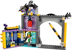 Набор LEGO Секретный бункер Бэтгёрл