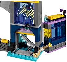 Набор LEGO Секретный бункер Бэтгёрл