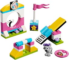 Набор LEGO Выставка щенков: Игровая площадка