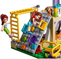 Набор LEGO Игровая площадка Хартлейк Сити