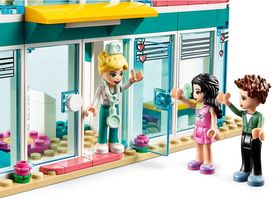 Набор LEGO Heartlake City Hospital