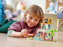 Набор LEGO Beach House with Pedal Boat
