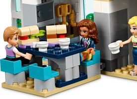 Набор LEGO Heartlake City School