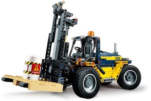 Набор LEGO Сверхмощный вилочный погрузчик 2 в 1