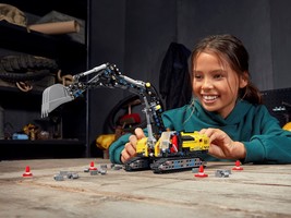 Набор LEGO Heavy-Duty Excavator