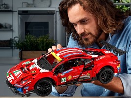 Набор LEGO Ferrari 488 GTE "AF Corse #51"