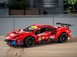 Набор LEGO Ferrari 488 GTE "AF Corse #51"