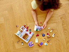 Набор LEGO Belle's Castle Winter Celebration