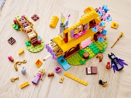 Набор LEGO Aurora's Hut in the Forest